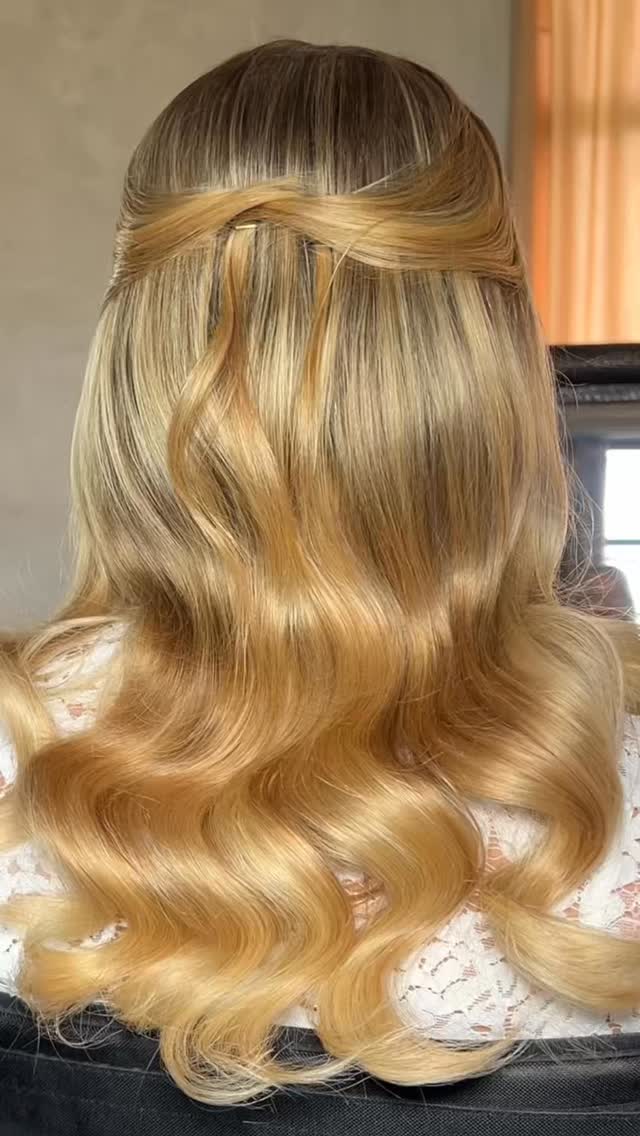 Robin came to us asking if I could cover her extensions…
We knew how important her hair was to her, just as much as the rest of her look.

Together, we created something soft, seamless, and completely flawless.
The kind of look that feels effortless… yet makes you feel like you, only bridal. 🤍

Inquire to secure your date > Link in bio

#BridalGlow
#WeddingHair
#BrideToBe
#HairTransformation
#BridalInspo