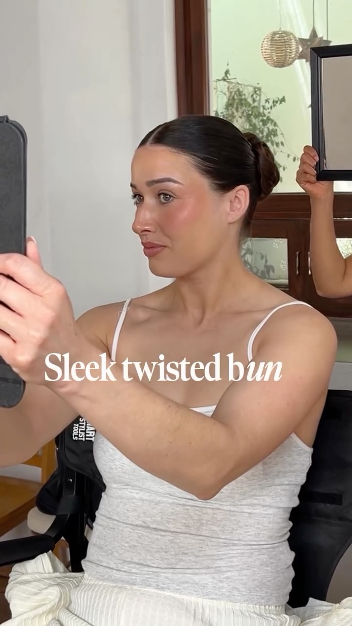 Save this inspo for your bridal hair trial ✨

A sleek front with a softly sculpted twisted bun — timeless, elegant and modern all at once.

For destination brides looking for effortless bridal beauty 🤍

#DestinationBride #BridalHairInspo #SleekBun #LuxuryBride #BridalHairStyle