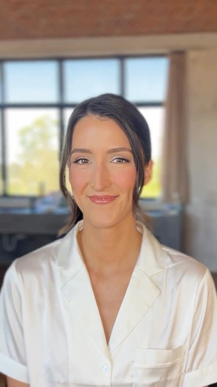 When she sees herself and loves it ✨
That moment—pure emotion, pure magic.

And suddenly, it’s not just hair and makeup anymore… it’s confidence, it’s joy, it’s her fully stepping into this once-in-a-lifetime version of herself.

This is why we do what we do.
For the hugs, the happy tears, and the feeling she’ll never forget. 🤍

#BridalBeauty #LuxuryBridal #SoftGlamBride #WeddingMorning #BridalGlow