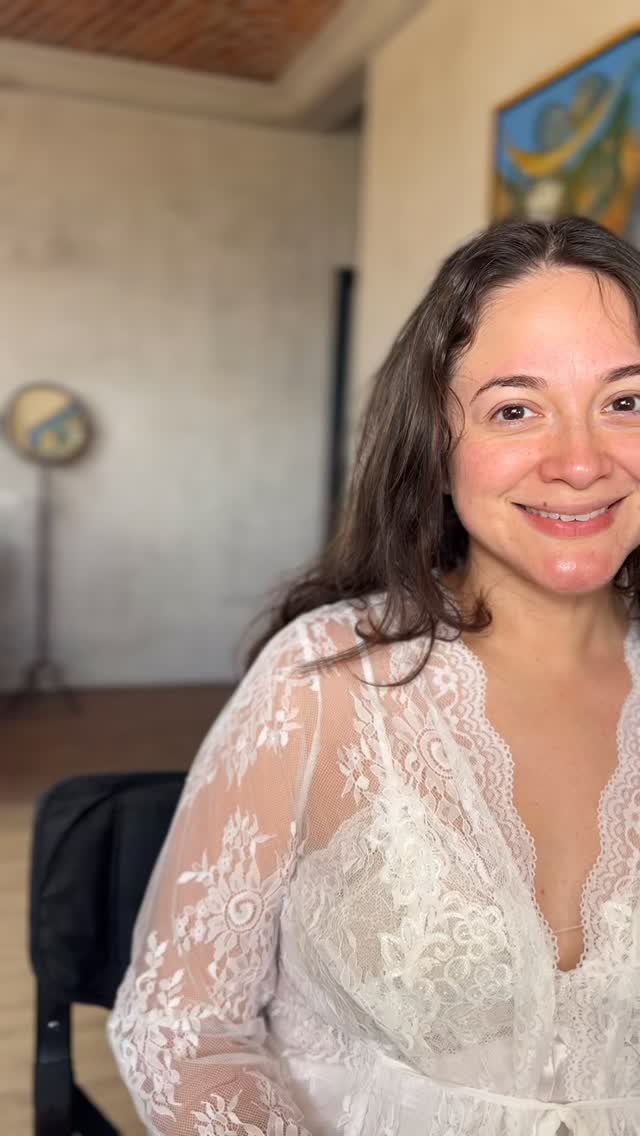 Soft glam meets soft waves — a dreamy combo that photographs like a whisper 🤍

Team

WP @marthalilirosales 
Photo @ja.wedding_photography 
Makeup & Hair @angie.mendoza.bridal 
Venue @casaadelamexico 

#BridalArtistry #CulturalBeautyBride #BridalMakeup #BridalBeauty #SoftGlam NaturalBridalMakeup WeddingInspiration DestinationWeddingMexico QueretaroWeddings SanMiguelWeddings BridalLook WeddingMakeupArtist BridalGlow