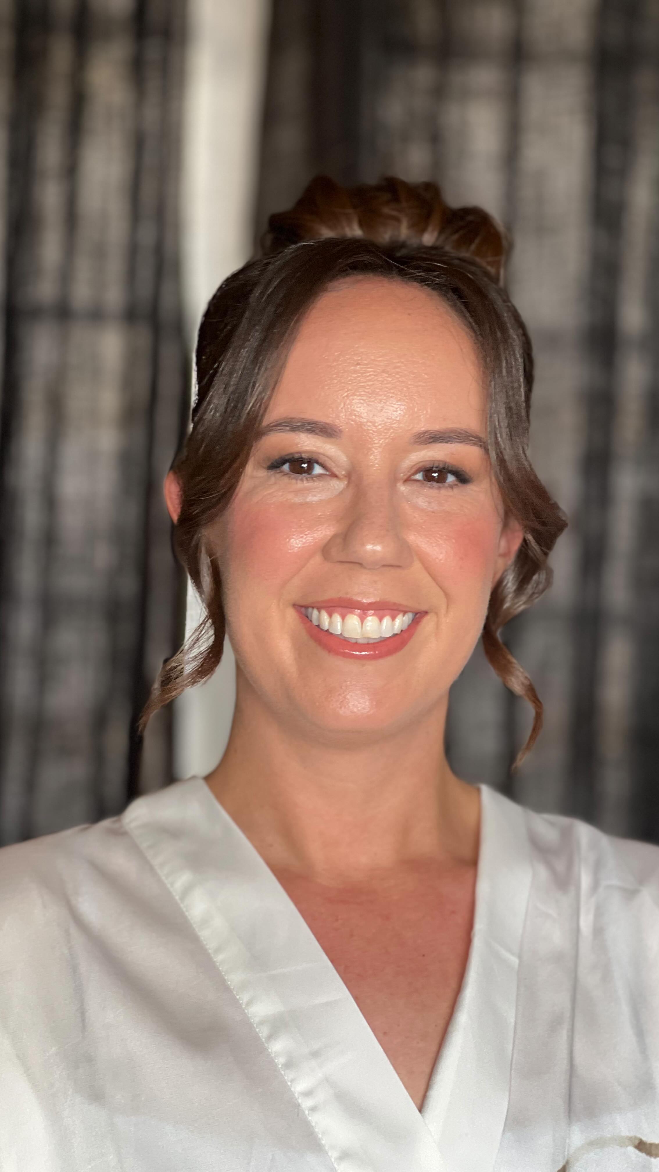 “I want people to say, ‘OMG, she’s glowing.’ ✨

For her San Miguel destination wedding, we created a soft glam, effortless look designed to truly glow 💍

How to ask for this look:
- Radiant, glowing skin
- Soft pink blush
- Soft smokey eyes
- Individual lashes
- Pink-toned lips

Save this for your bridal inspo 🤍

Link in bio to inquire about your bridal glam 💌

#bridalmakeup #sanmigueldeallende #makeupartist #bodassanmigueldeallende #bridalinspo