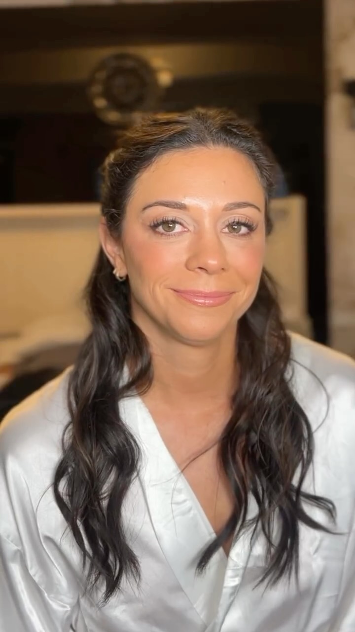 There’s something special about a bride who feels confident enough to say exactly what she wants 🤍 

We believe the best looks are created together—by listening, adjusting and refining every detail until it feels just right. 

Your vision matters, and we’re here to bring it to life, in a way that still feels like you ✨ 

#sanmigueldeallende #destinationbride #sanmiguelwedding #bridalmakeup #destinationwedding bridalglow