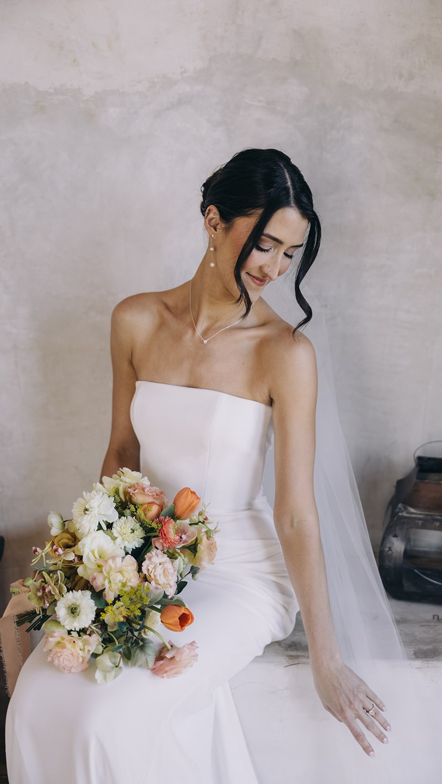 Confidence looks like this ✨ Nothing is more beautiful than a bride who feels comfortable in her own skin.
Our approach is all about enhancing whats already there, in a way that feels elevated, soft and truly you.

Captured beautifully by @caritophotography 

Inquire for your date in San Miguel de Allende

#SanMiguelDeAllendeBride
#DestinationBride
#SMAWeddings
#LuxuryDestinationWedding
#MexicoWeddingPlanner