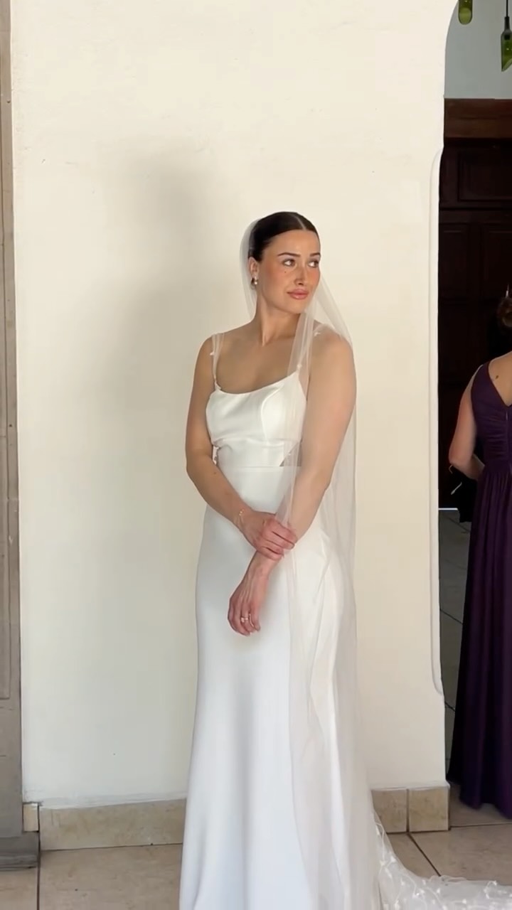 From Canada to Querétaro ✨

One of the things we love the most about destination weddings is getting to meet people from all over the world — and Chloe and her girls brought the sweetest Canadian warmth with them.

There’s something so meaningful about being part of these mornings away from home, helping every bridesmaid feel confident, comfortable and beautiful before the celebration begins 🤍

If you’re planning a destination wedding in Querétaro, we’d love to be part of your bridal morning. ✨

WP @everlongeventplanner 

#DestinationBride
#QueretaroWedding
#MexicoWeddingHairAndMakeup
#BridalMakeupArtist
#DestinationWeddingMexico